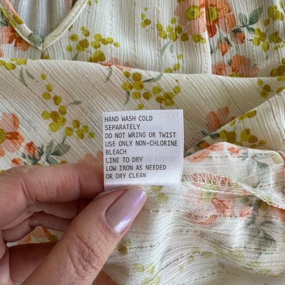 Flowy Floral lightweight Tank Top - Rose & Thyme Size Medium - Picture 5 of 9